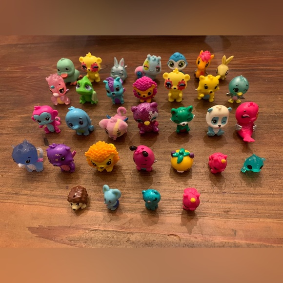 Hatchimals lot of 32 figurines, excellent condition